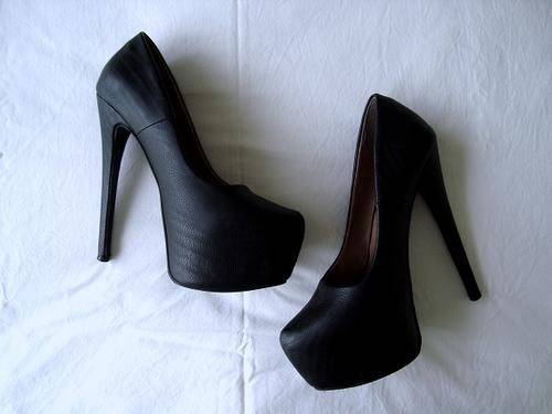 SEXY BLACK DESIGNER PLATFORM HEELS