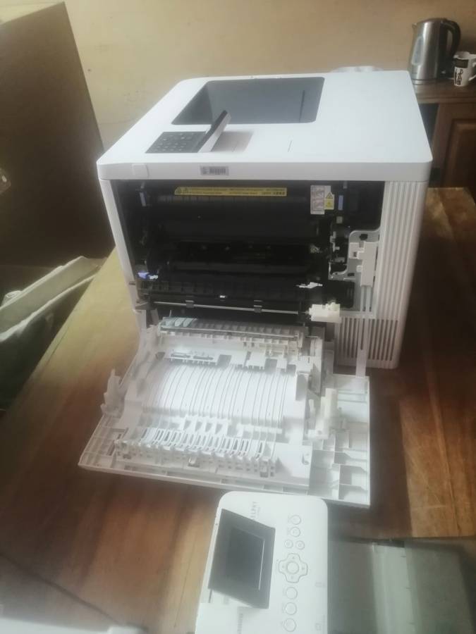 Hp color laserjet m552