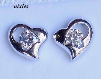 ADORABLE STERLING SILVER HEART STUDS WITH DIAMOND DZ