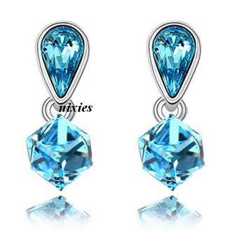 **NEW** EXQUISITE BLUE TOPAZ SWAROVSKI EARRINGS