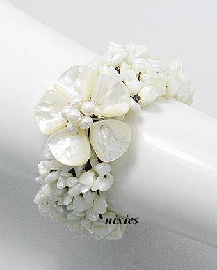 LOVELY MOTHER OF PEARL BRACELET