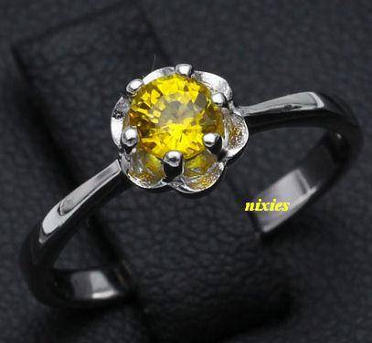 BEAUTIFUL NATURAL YELLOW SAPPHIRE 925 STERLING SILVER RING - SIZE 5.75(M)