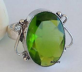 LOVELY PERIDOT QUARTZ SILVER RING - SIZE 7(O)