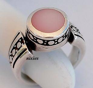 VINTAGE MOTHER OF PEARL HEAVY 925 STERLING SILVER RING - SIZE 7(O)