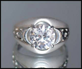 INCREDIBLE STERLING SILVER ENGAGEMENT RING - SIZE 8
