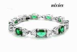 BEAUTIFUL WHITE GOLD EMERALD BRACELET