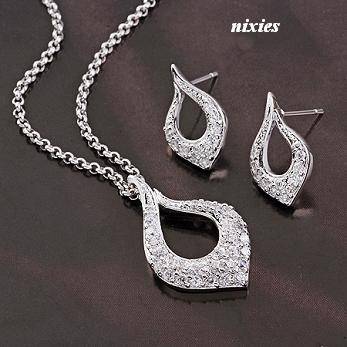 ELEGANT WHITE GOLD EP DIAMANTE NECKLACE & EARRINGS SET