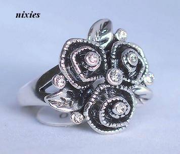 GORGEOUS TIBETAN SILVER CRYSTAL FLOWER - SIZE 8(Q)