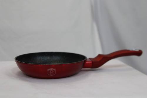 BERLINGER HAUS 24 CM MARBLE COATING FRY PAN - BURGUNDY METALLIC(SECOND HAND)