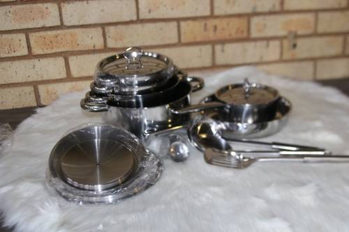 15 Piece Dolphin Cookware Set