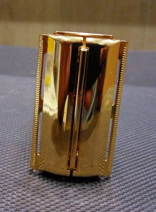 Vintage Gillette New Aristocrat Razor (with case, O4, 1969)