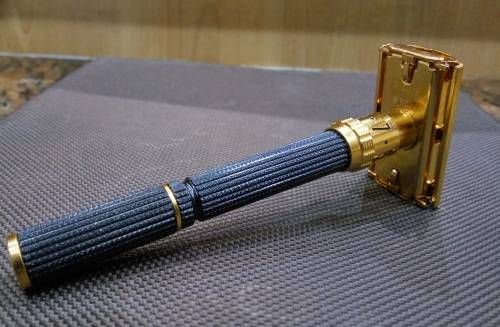 Vintage Gillette New Aristocrat Razor (with case, O4, 1969)