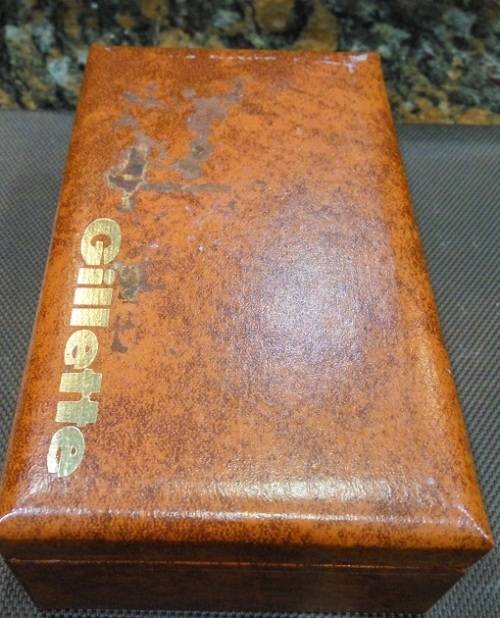 Vintage Gillette New Aristocrat Razor (with case, O4, 1969)