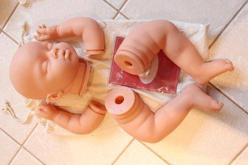 Ariella vinyl doll kit - Reeva Schick