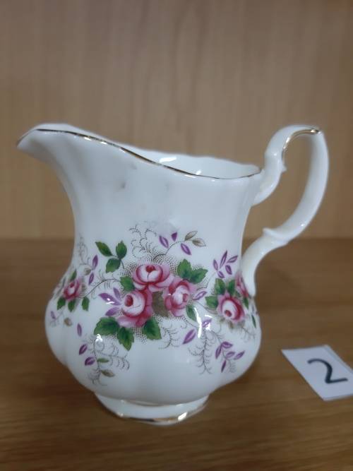 ROYAL ALBERT LAVENDER ROSE MILK JUG 2