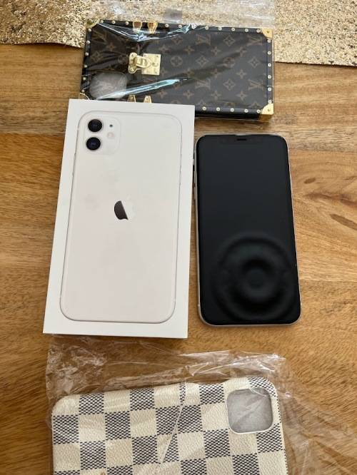 Iphone 11 64GB Pre Owned- Like new not a scratch on it!!!