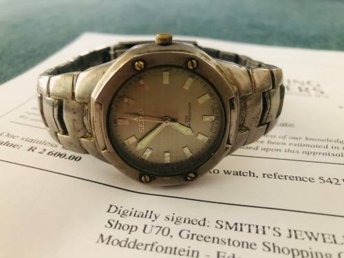 **Gents Octagon Bezel Seiko Watch!!Value R2600!!