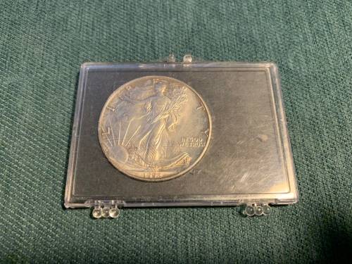 1x Collectors 1oz Fine Silver One American Dollar Coin!