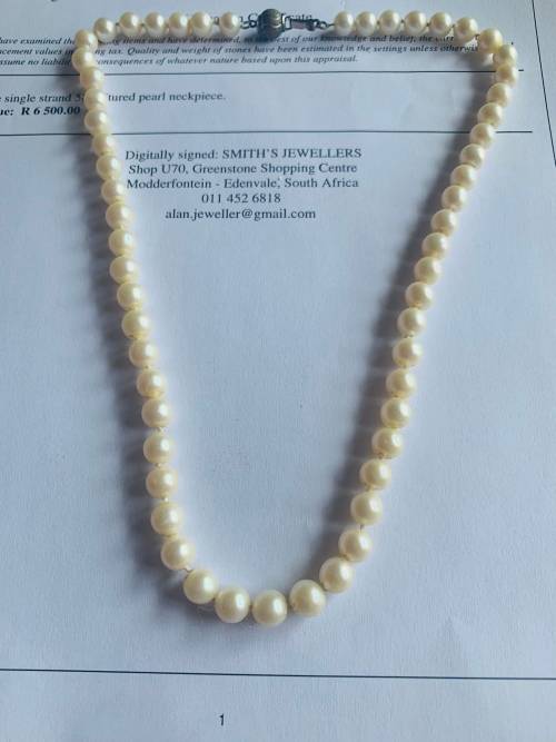Stunning Single Strand 58 Cultured Pearl Neckpiece!! Valued @ R6500.00!