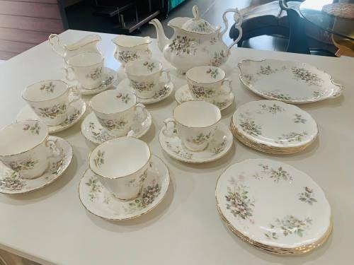 ROYAL ALBERT-Haworth Rare Full Tea Set! Set of 8x With Large Teapot!