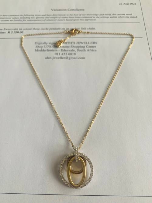 Swarovski Tri Colour Three Circle pendant on Anchor link Chain!Value R2350.00