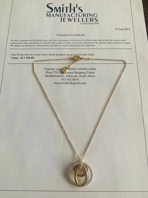 Swarovski Tri Colour Three Circle pendant on Anchor link Chain!Value R2350.00