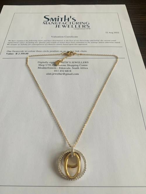 Swarovski Tri Colour Three Circle pendant on Anchor link Chain!Value R2350.00