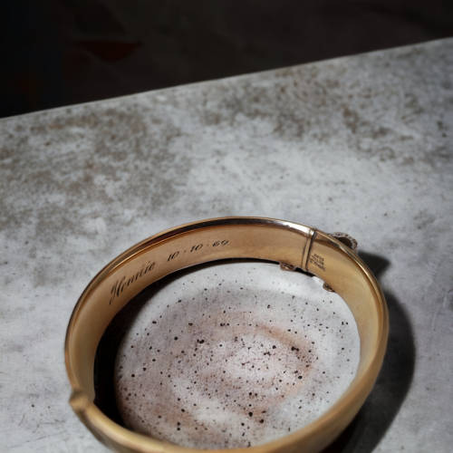 Stunning 9ct gold 1/5 metal core bangle value R6000.00