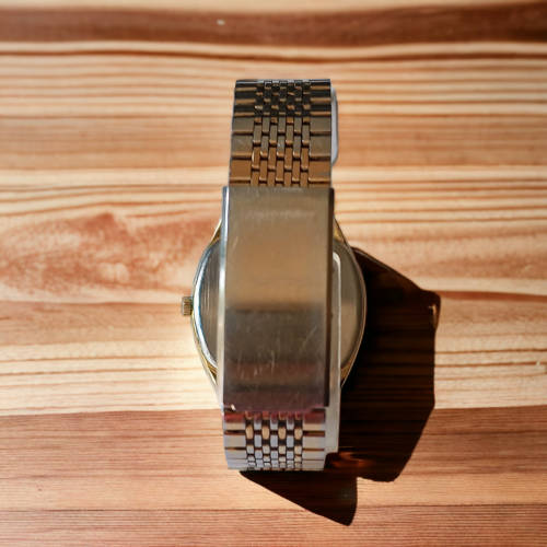 Vintage Collectors Omega Seamaster quartz movement gents watch on gold plated strap value R8000.00