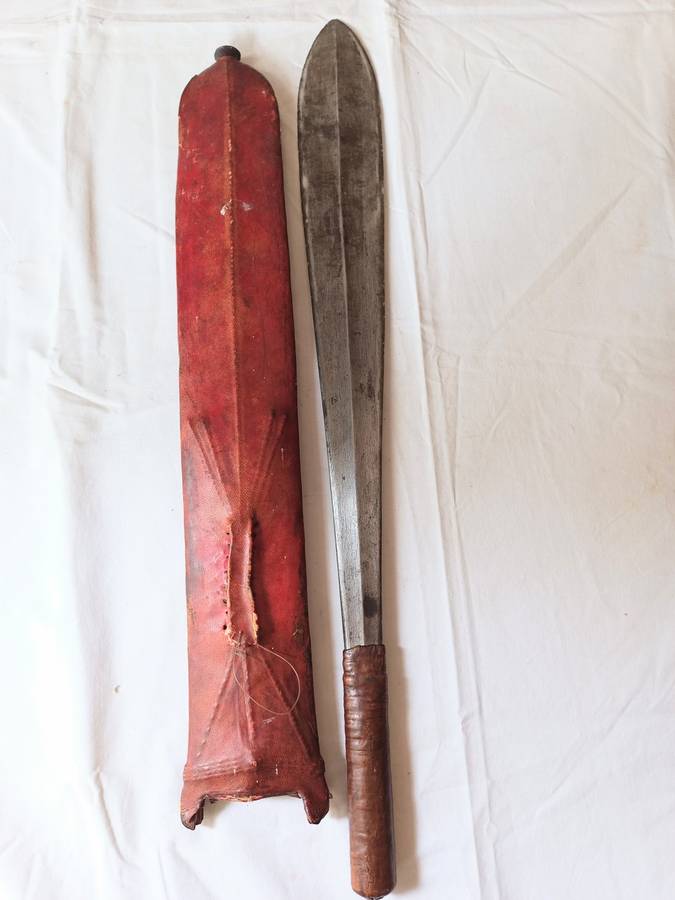 Collectors machete with sheath with loop for belt
