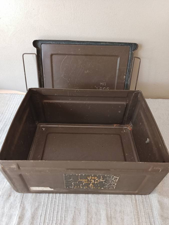 Vintage collectors army ammunition crate, perfect as a tool / storage box