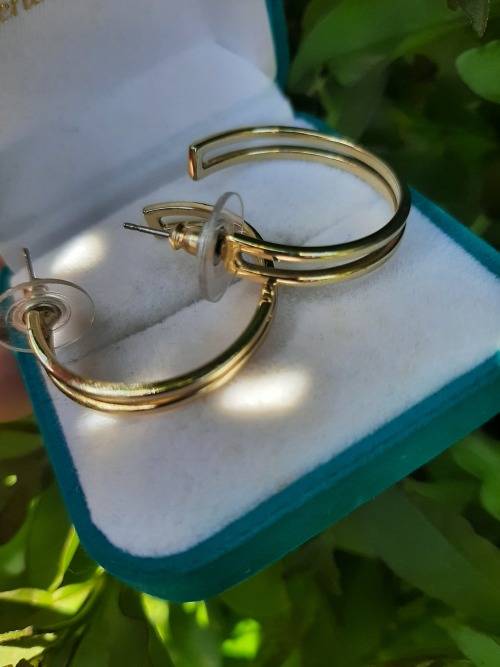 GOLDTONE VINTAGE HOOP EARRINGS