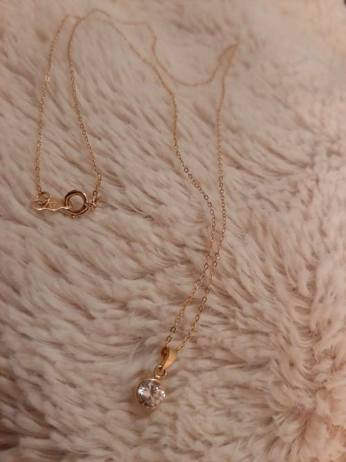9CT SOLID GOLD CHAIN AND PENDANT SET