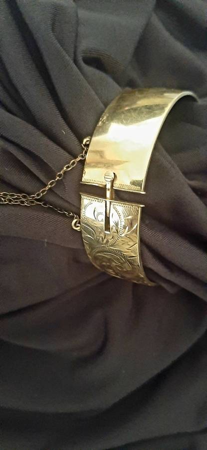 9CT GOLD BRONZE CORE VINTAGE FLORAL DESIGN BANGLE