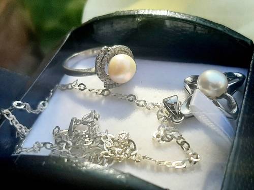 STERLING SILVER CULTURED PEARL SET