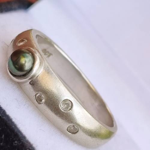 RARE 9CT WHITE GOLD BLACK PEARL RING