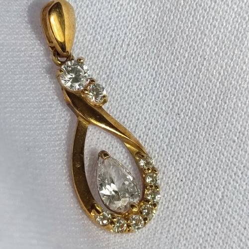 9CT YELLOW GOLD PENDANT