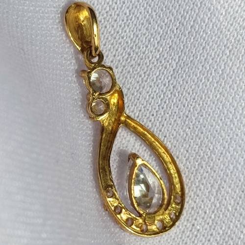 9CT YELLOW GOLD PENDANT
