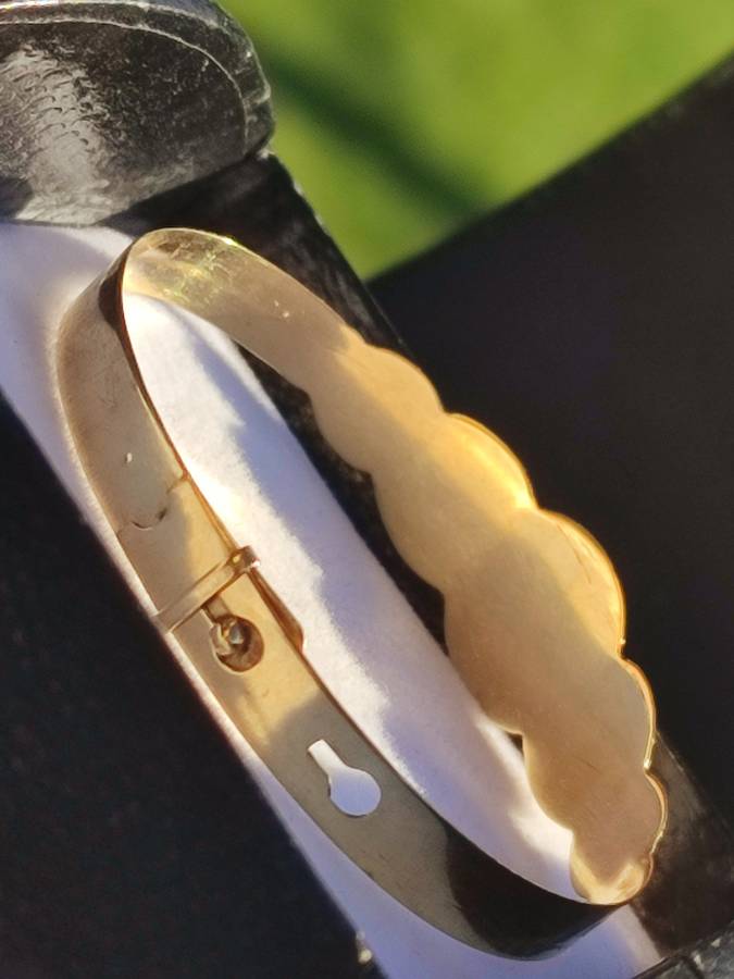 9ct Gold Baby Engraving Bangle