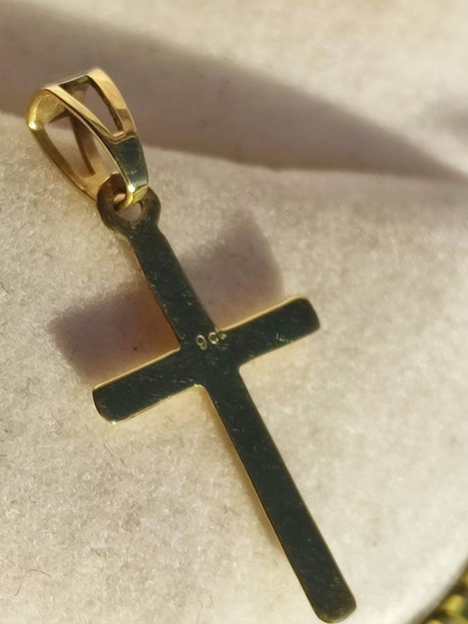 9ct Gold Dainty Cross Pendant