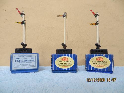 Hornby Dublo Boxed Electric Signals x 5