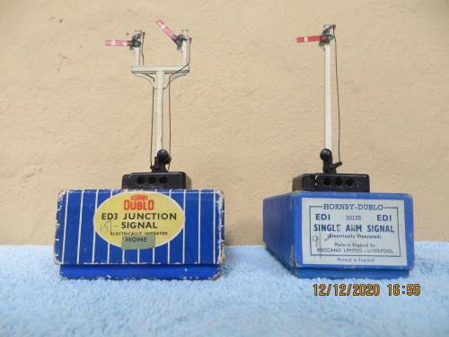 Hornby Dublo Boxed Electric Signals x 5