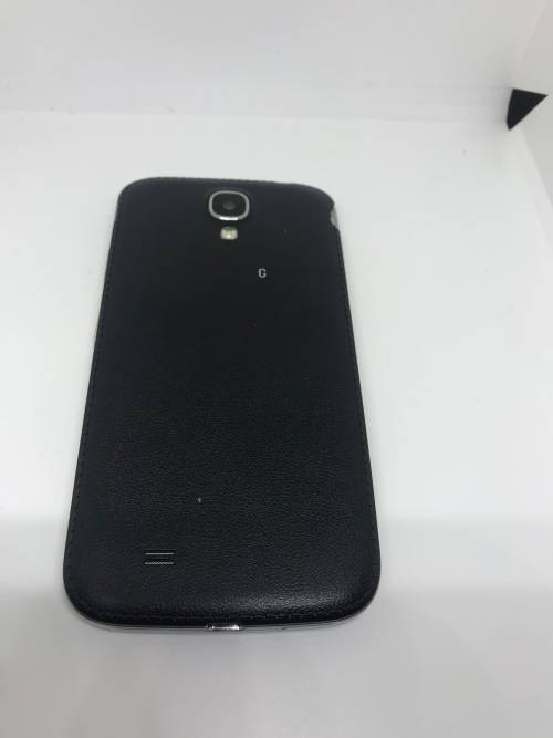 Samsung Galaxy S4 16 GB + Free Genuine BMW Cover