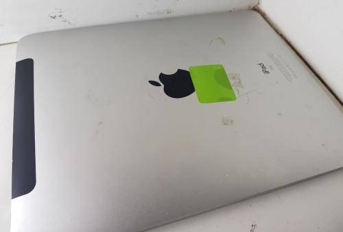 IPAD 1 - A 1337 - 64 GB CELLUAR AND WIFI - Spares . Repairs