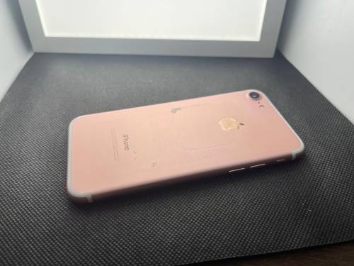 Warehouse Clearance : IPhone 7 128 GB  - Read description