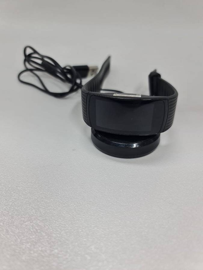 Warehouse clearance !! Samsung Gear fit 2 Pro - large