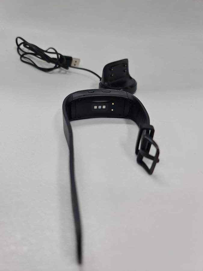 Warehouse clearance !! Samsung Gear fit 2 Pro - large