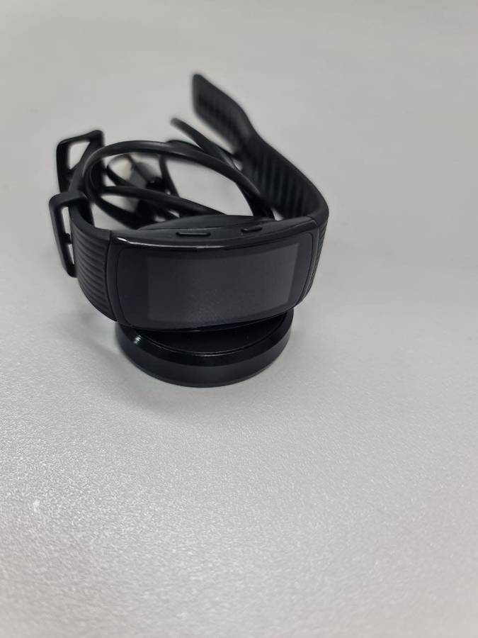 Warehouse clearance !! Samsung Gear fit 2 Pro - large