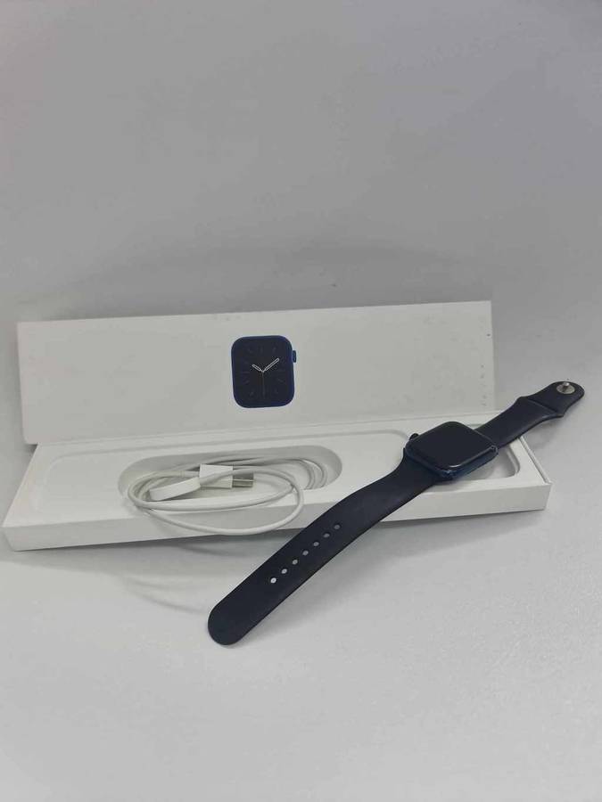 Apple watch series 6 44mm GPS preowned