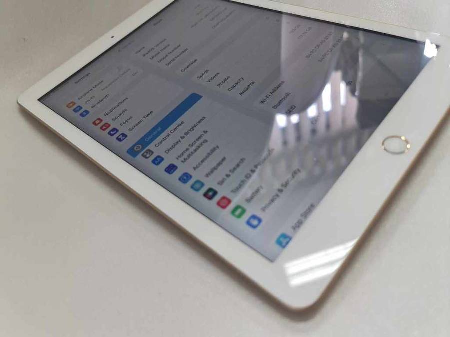 Ipad 5th Generation 128GB wifi only - preowned